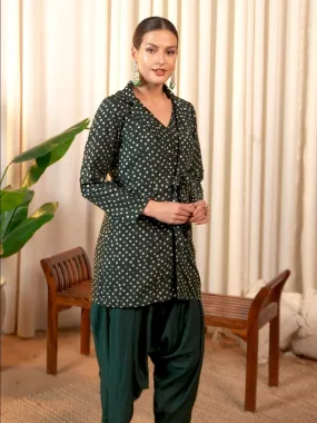Bandhani Foil Printed Jumpsuit With Stylish Collared Shrug (Set Of 1)
