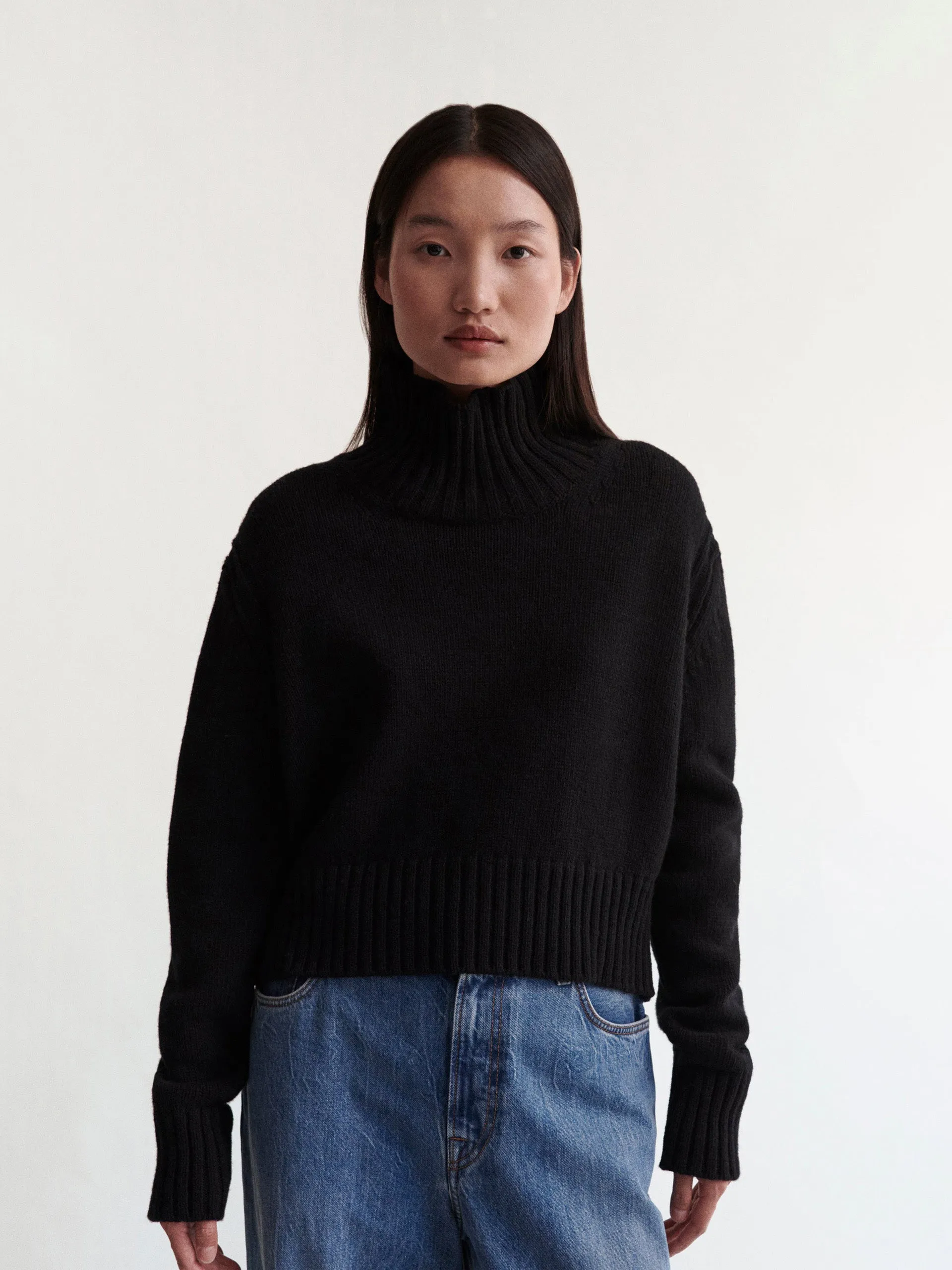 Black Fintra Lambswool crop high neck