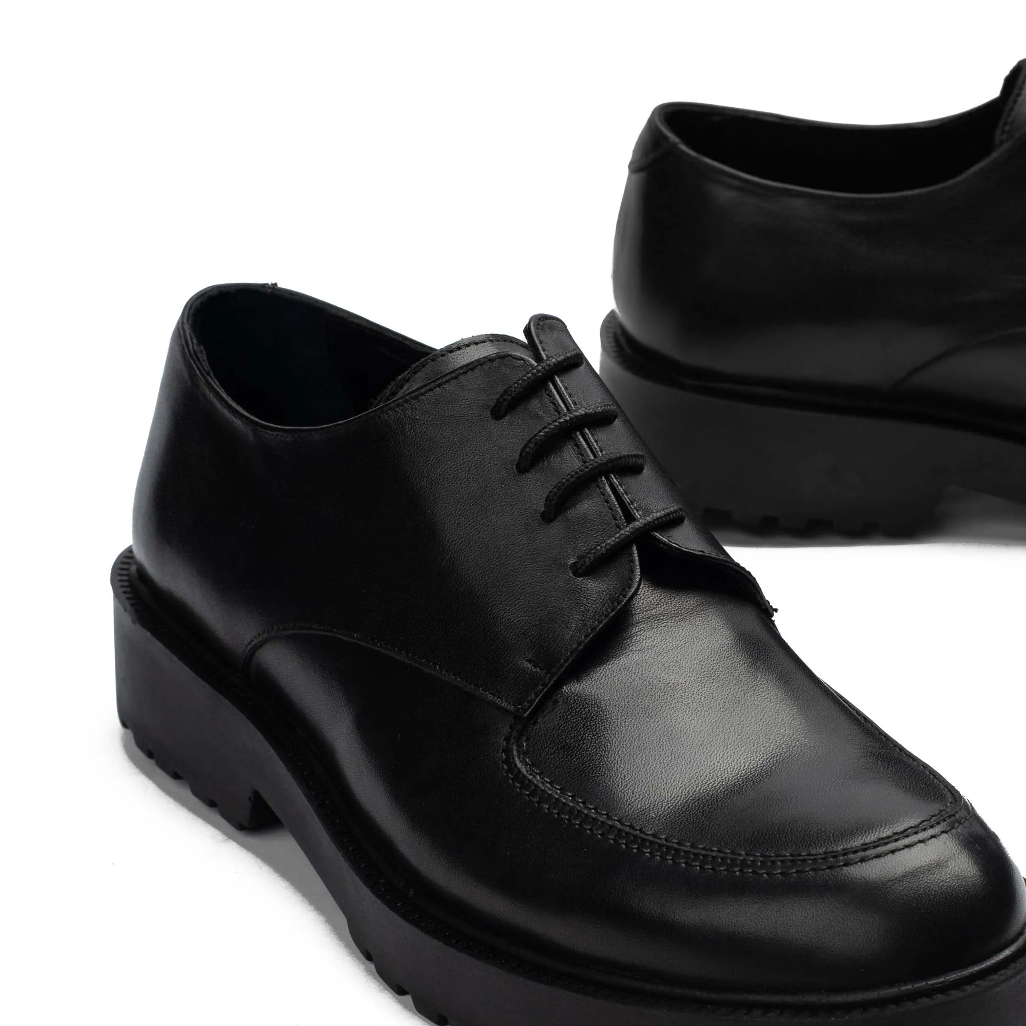 BRIO Genuine Leather Chunky Ox – Black