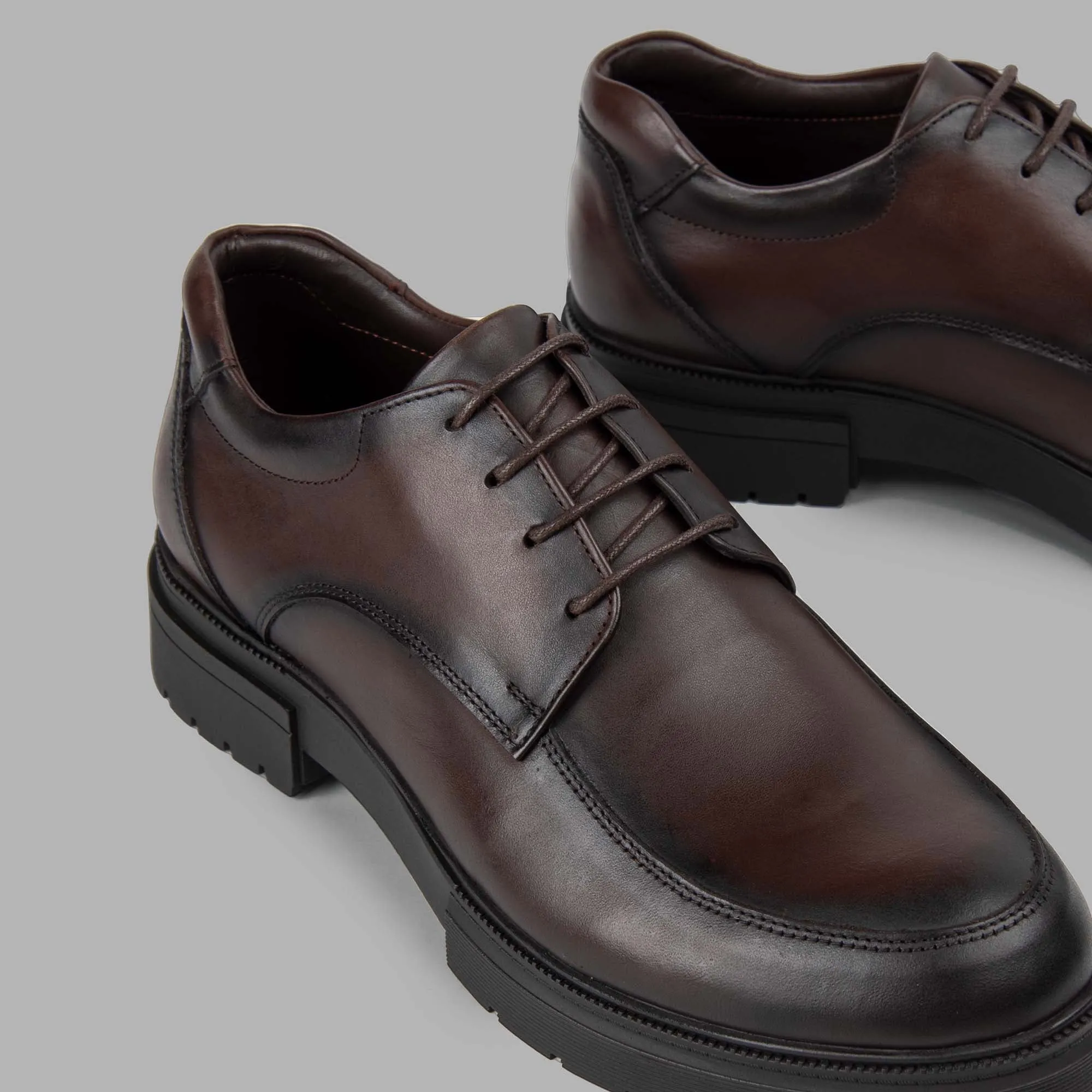 ‏BRIO Genuine Leather Moc Toe Derbys – Brown