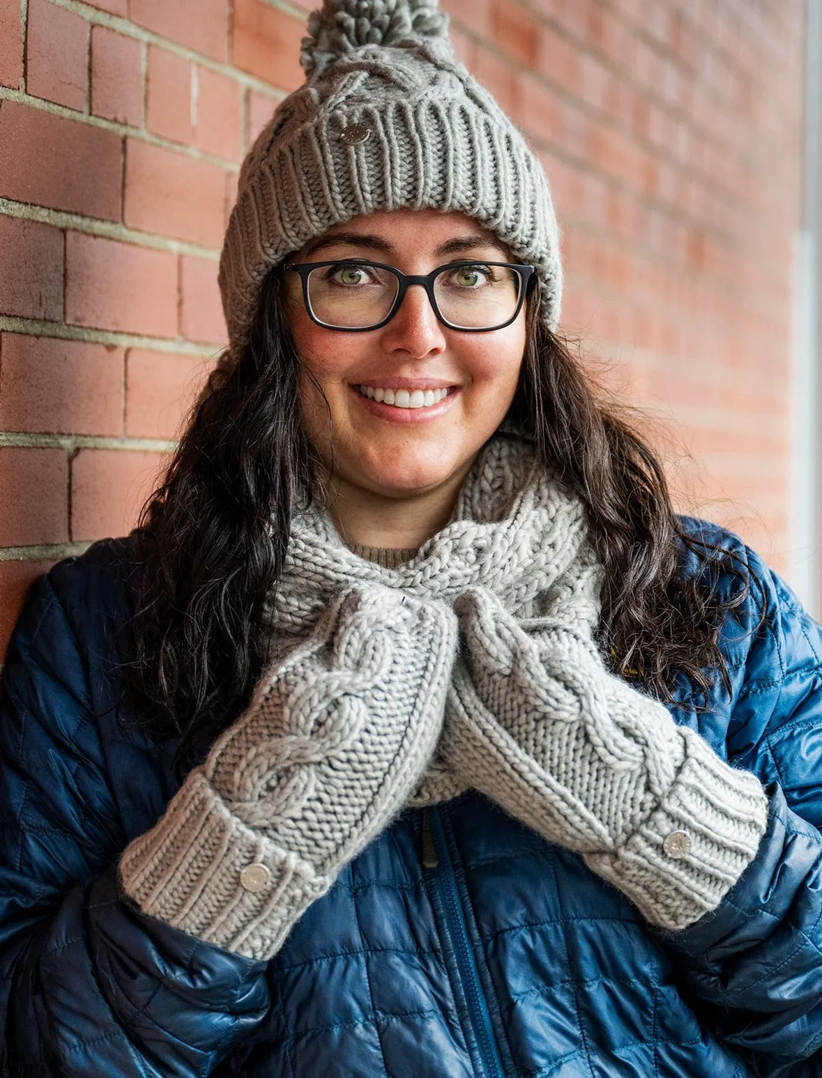 CABLE CUFF POM BEANIE