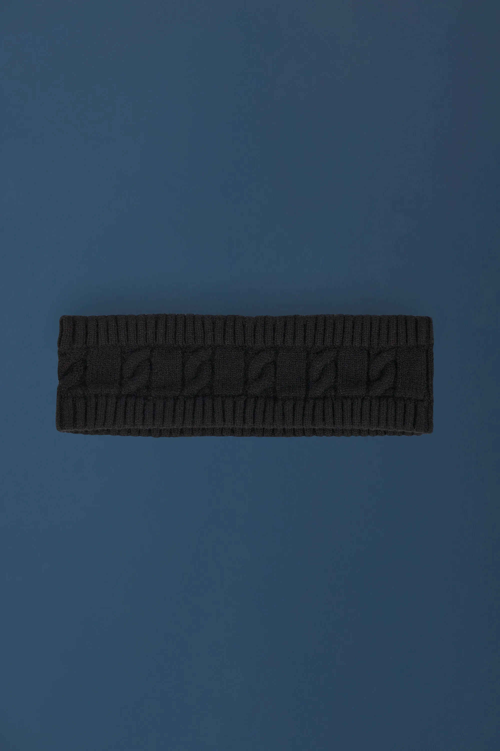 Cable-Knit Headband in Black