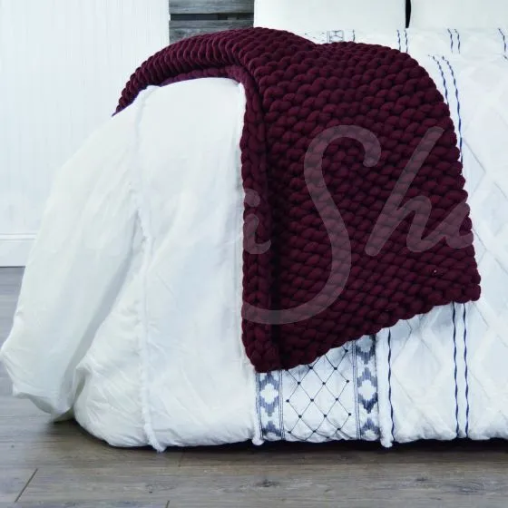 Chunky Knit Throw ~ Merlot **DISCONTINUED QUANTITIES LIMITED**