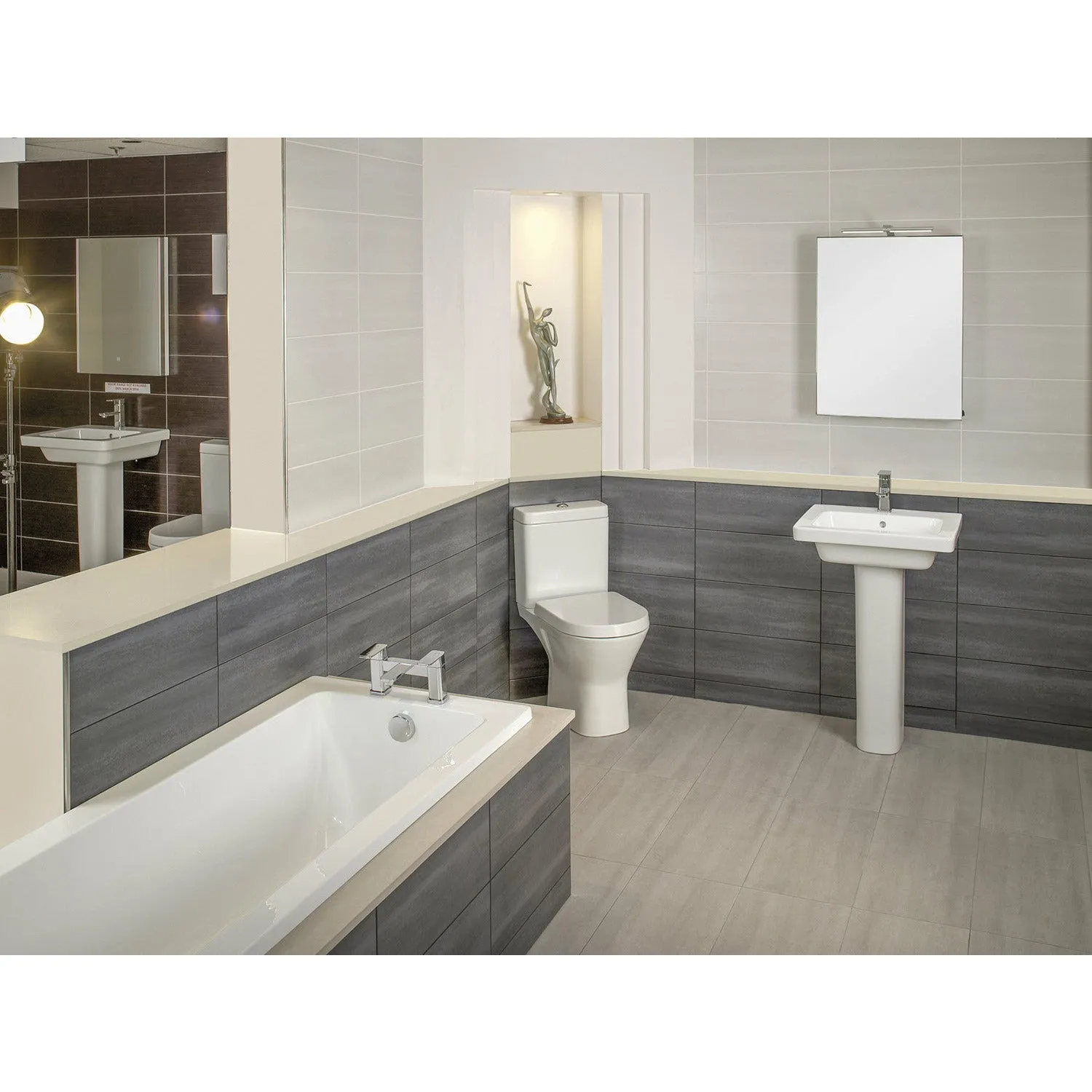 Frontline White Resort Full Pedestal Basin