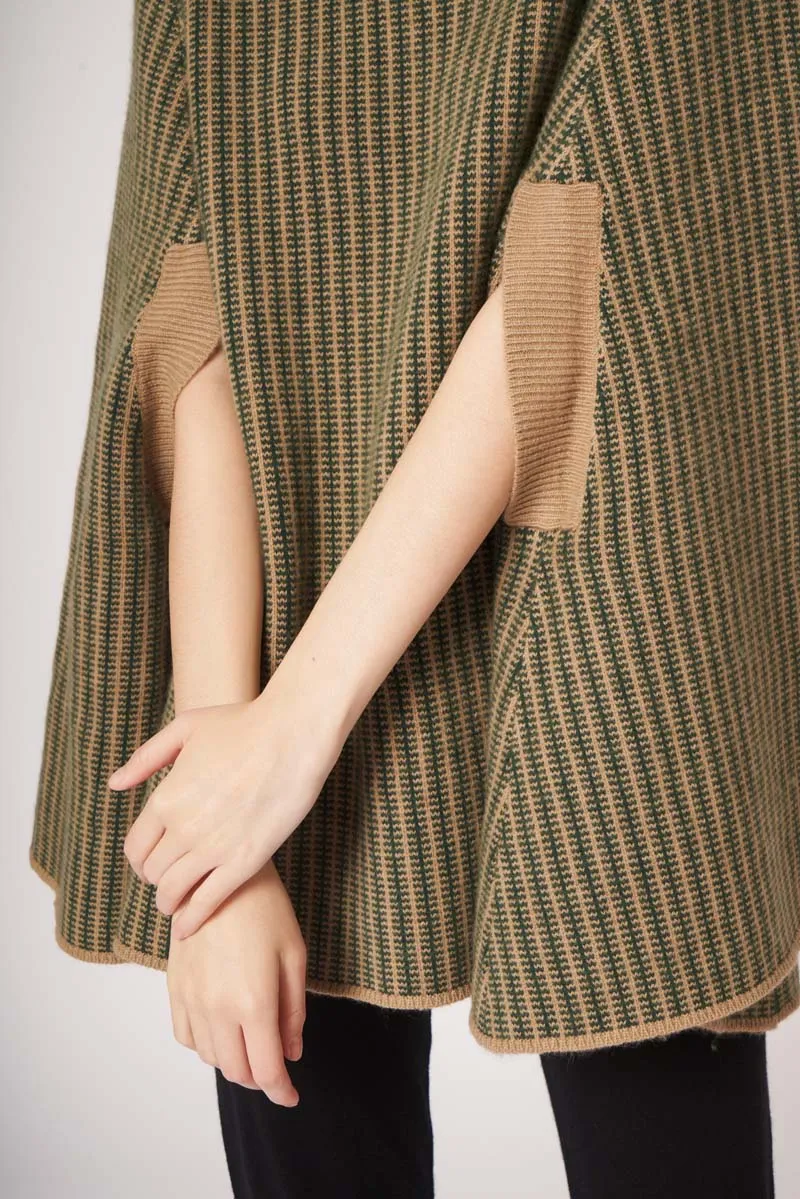 MADELEINE THOMPSON Caius Poncho
