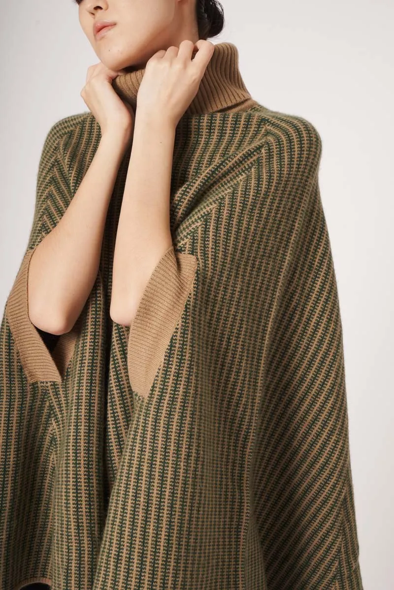 MADELEINE THOMPSON Caius Poncho