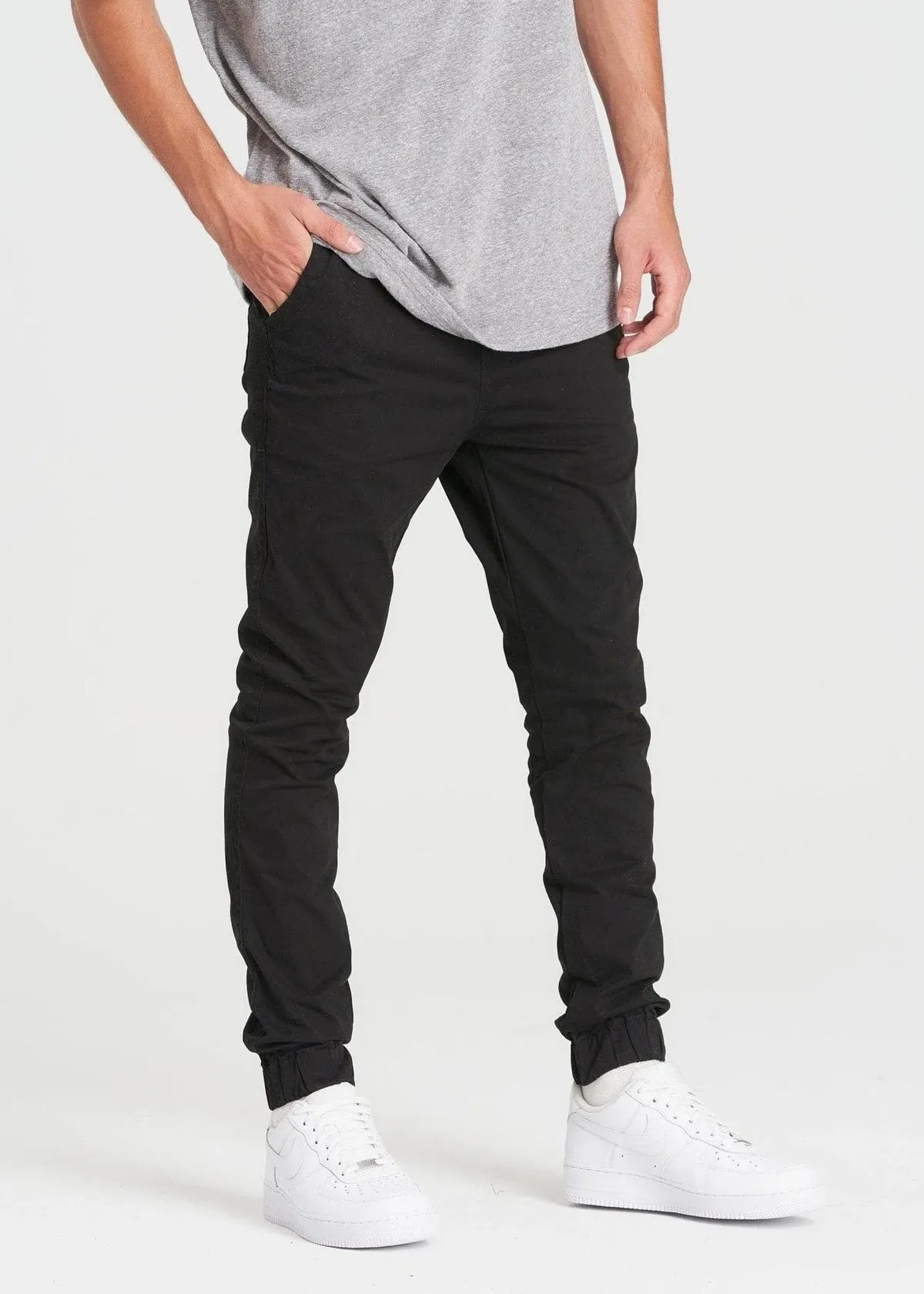 Midweight Chino Jogger - Black