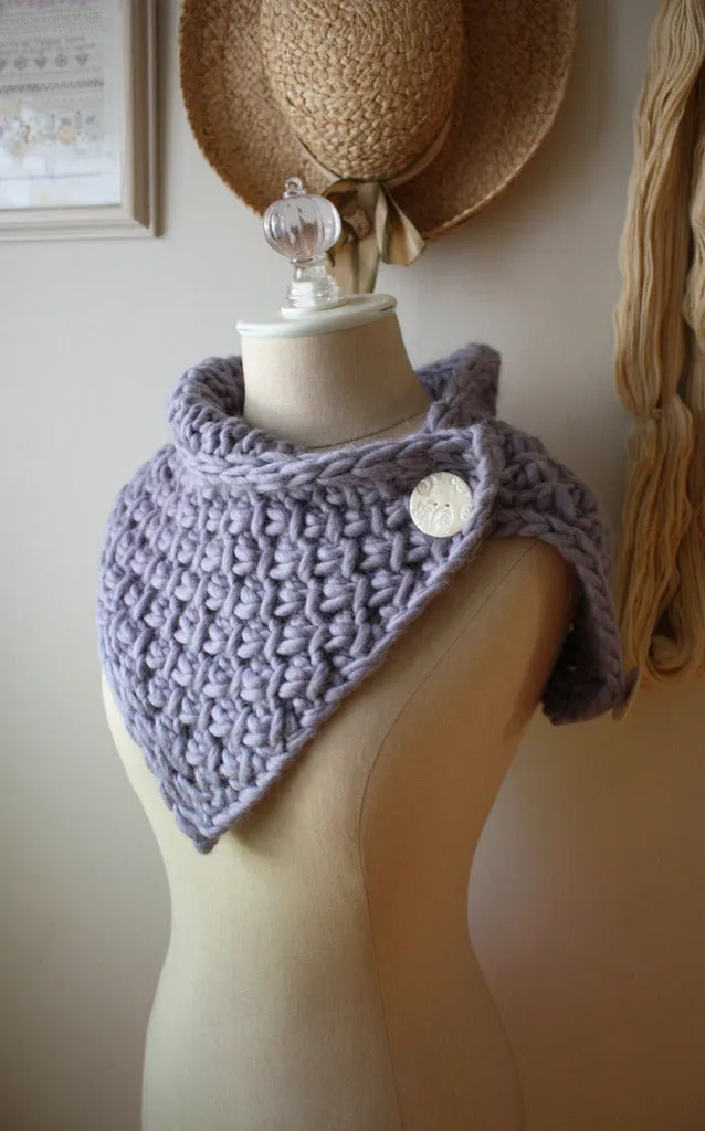 Phydeaux Twist Cowl Knitting Pattern