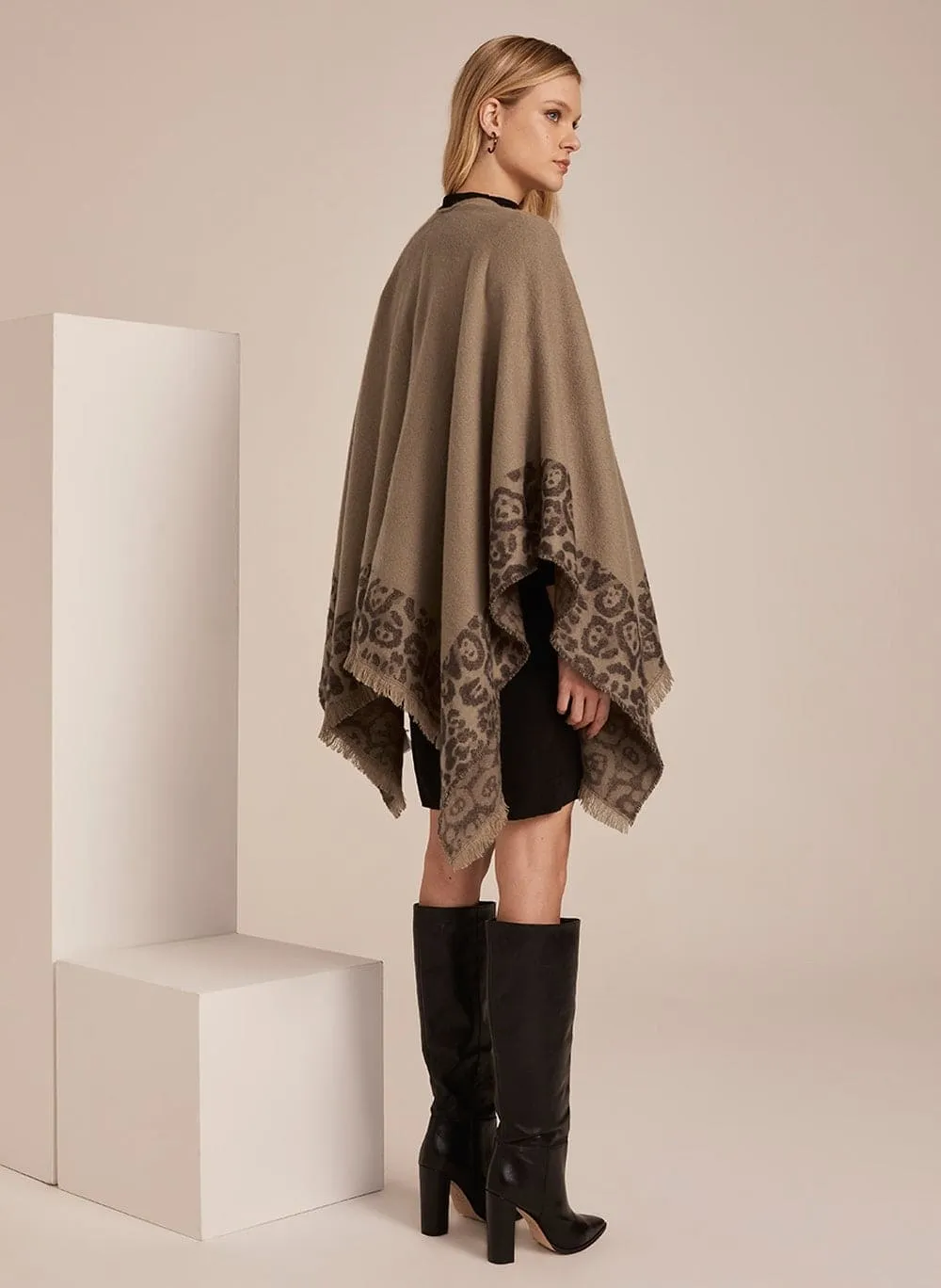 PONCHO LE LIS MARIA LE LIS BLANC