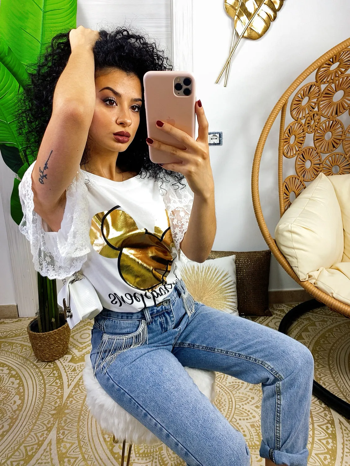 T-shirt con stampa oro