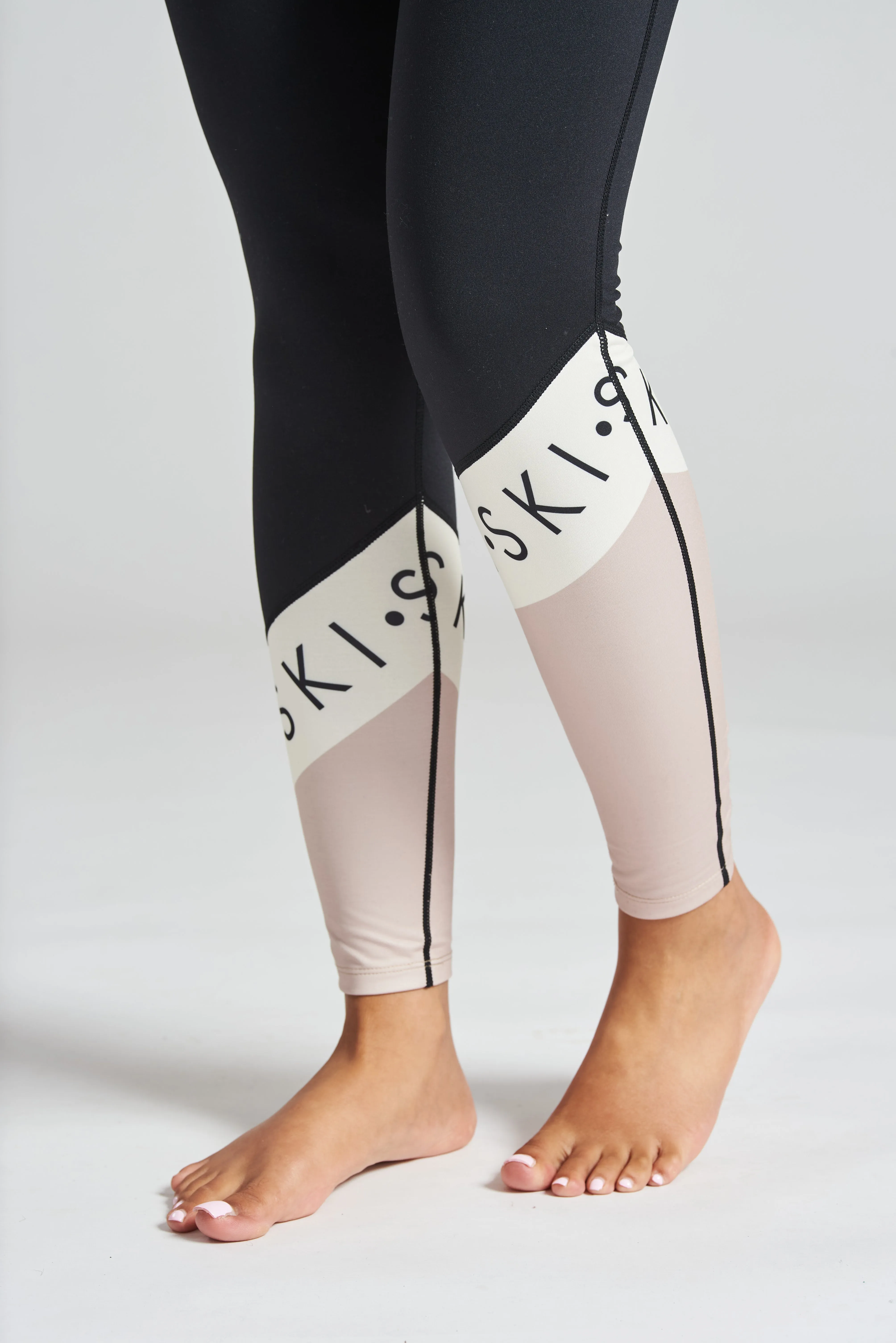 The 'Avalanche' ski slogan base layer top in beige