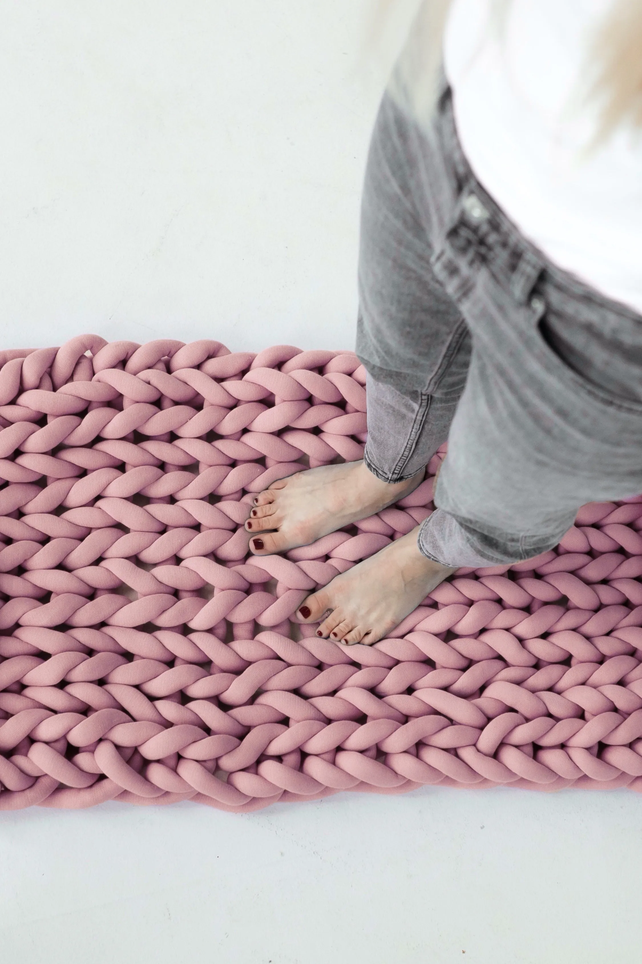 Tube yarn rug, small 20”x27” (50x70 cm)