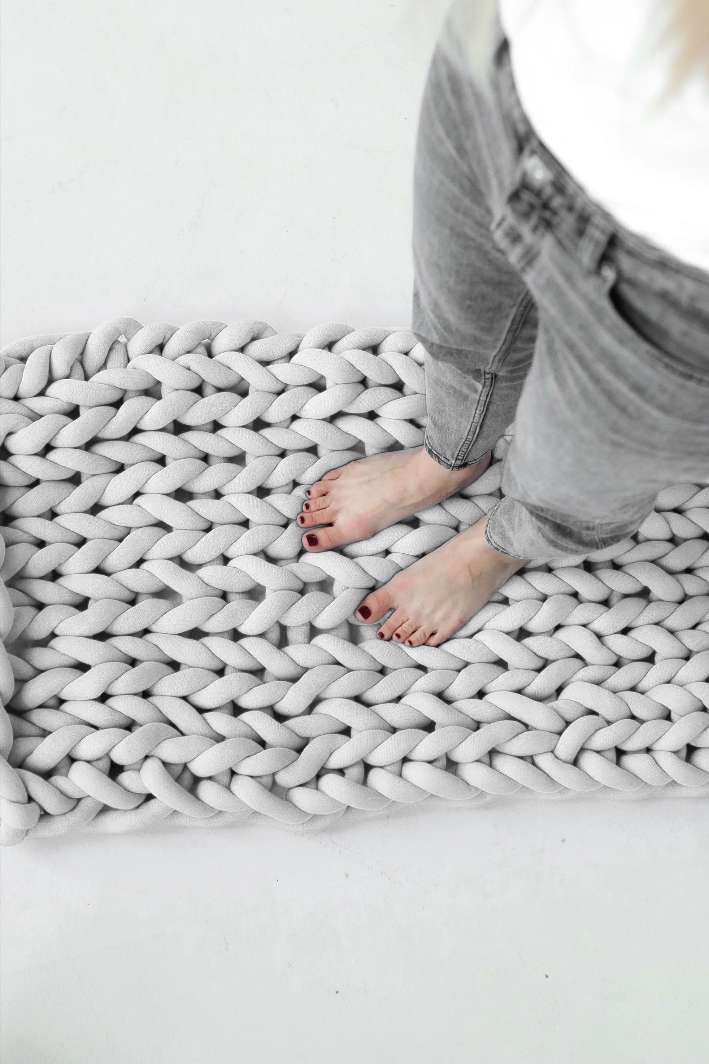 Tube yarn rug, small 20”x27” (50x70 cm)
