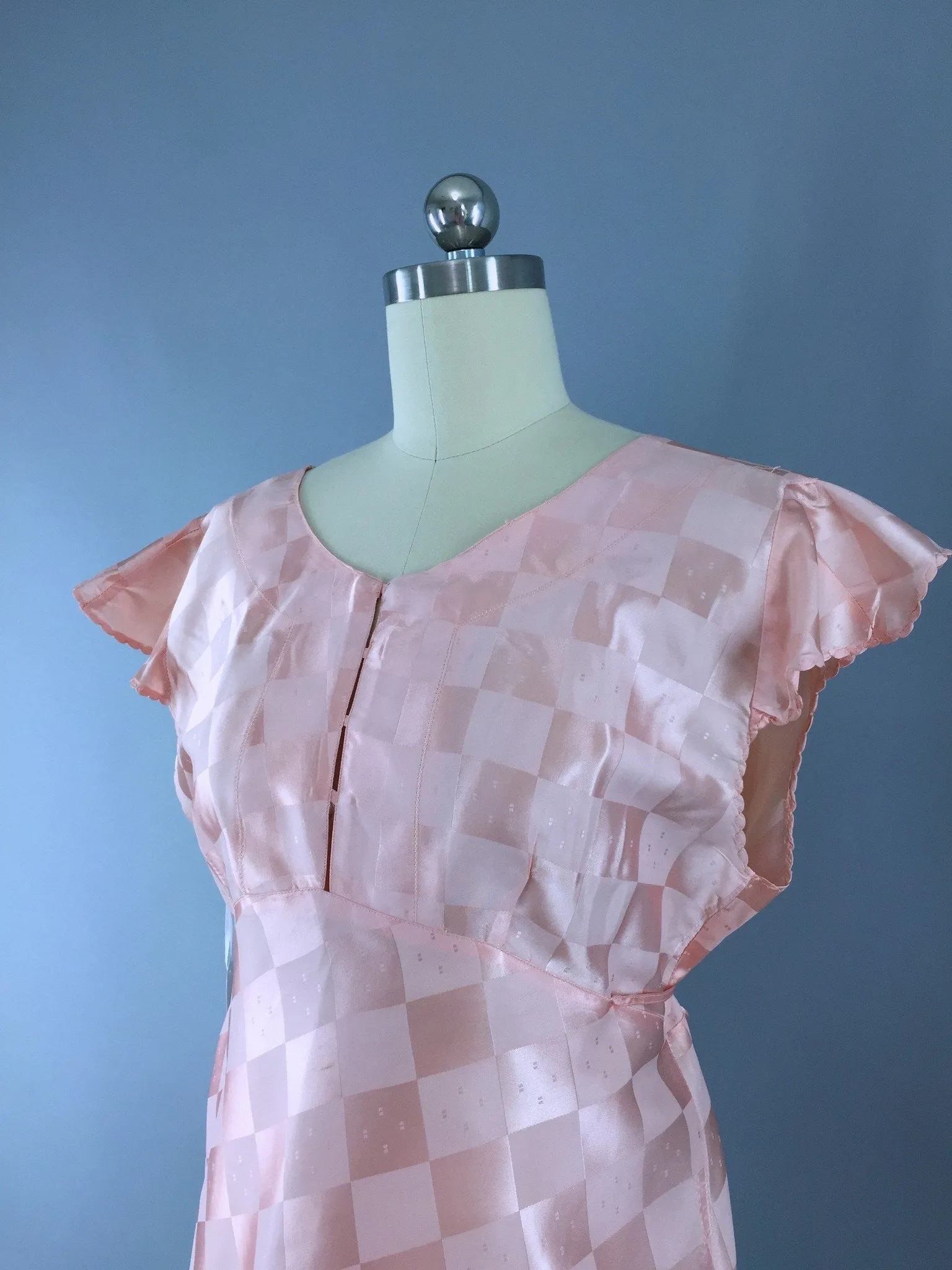 Vintage 1930s-40s Pajama Top in Pastel Pink Satin