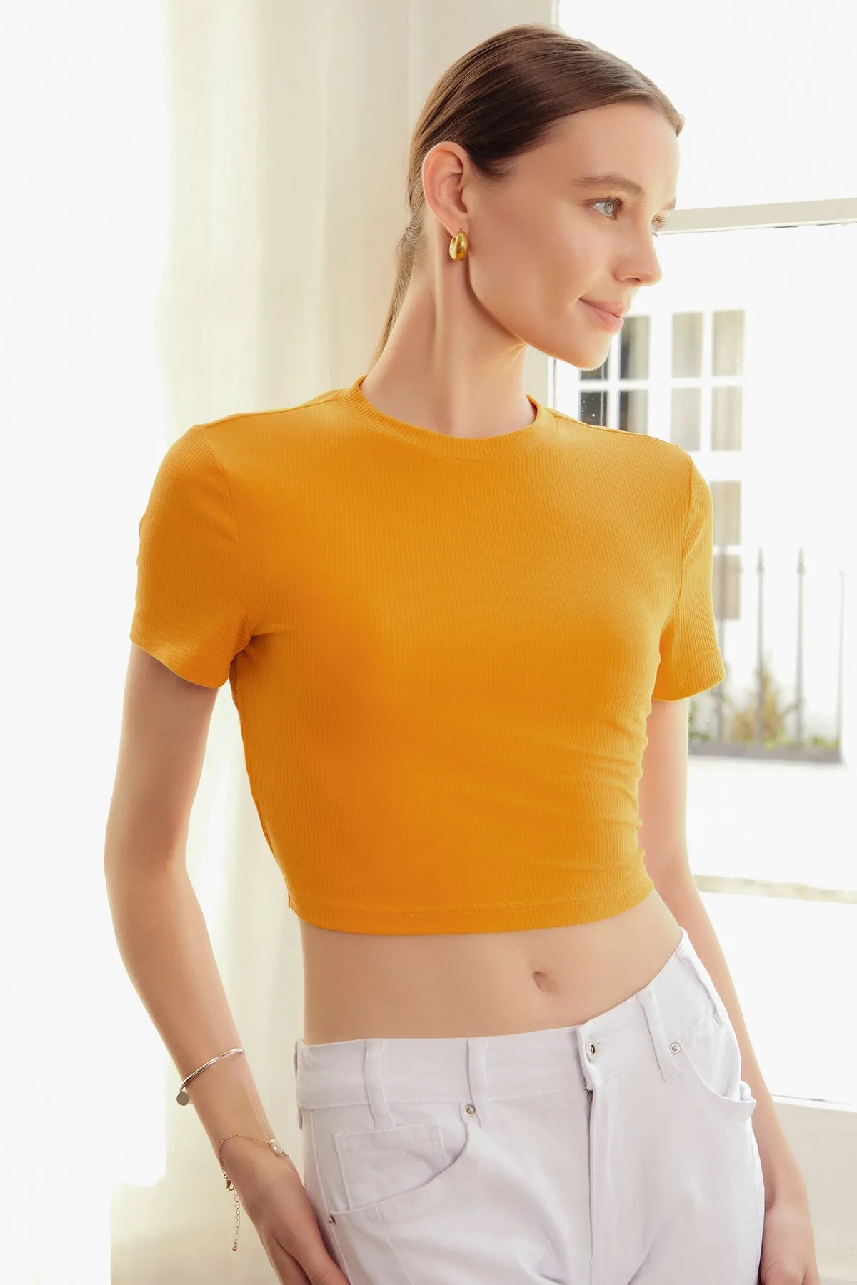 Women's Tie Open Back Crop Tee